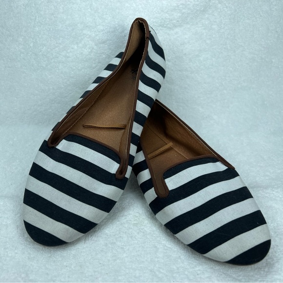 H&M, black and white striped flats - Picture 4 of 4